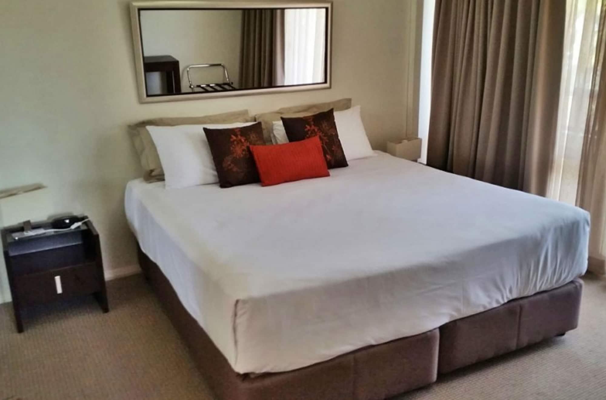 Peninsula Nelson Bay Motel And Serviced Apartments ภายนอก รูปภาพ