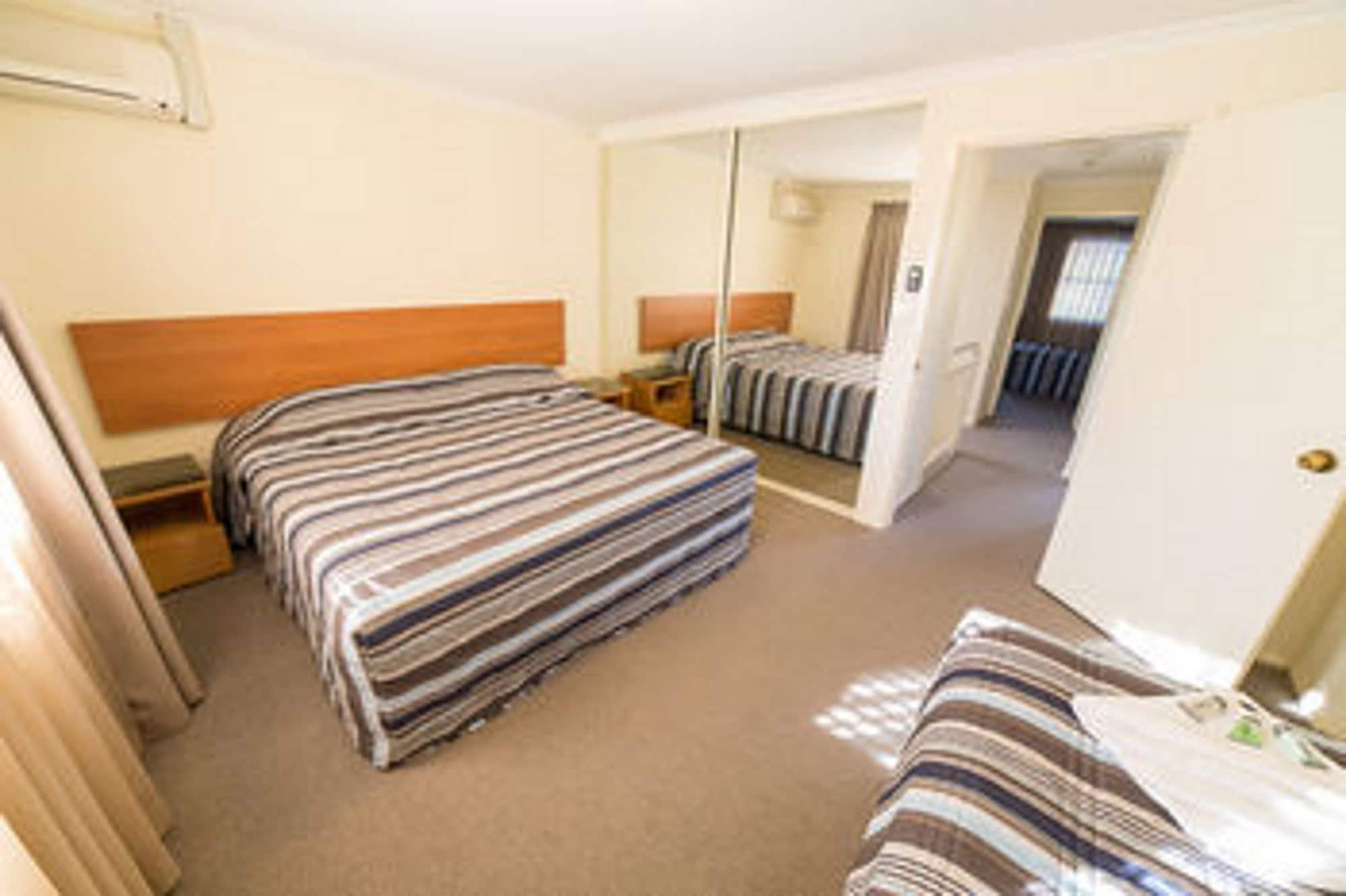 Peninsula Nelson Bay Motel And Serviced Apartments ภายนอก รูปภาพ