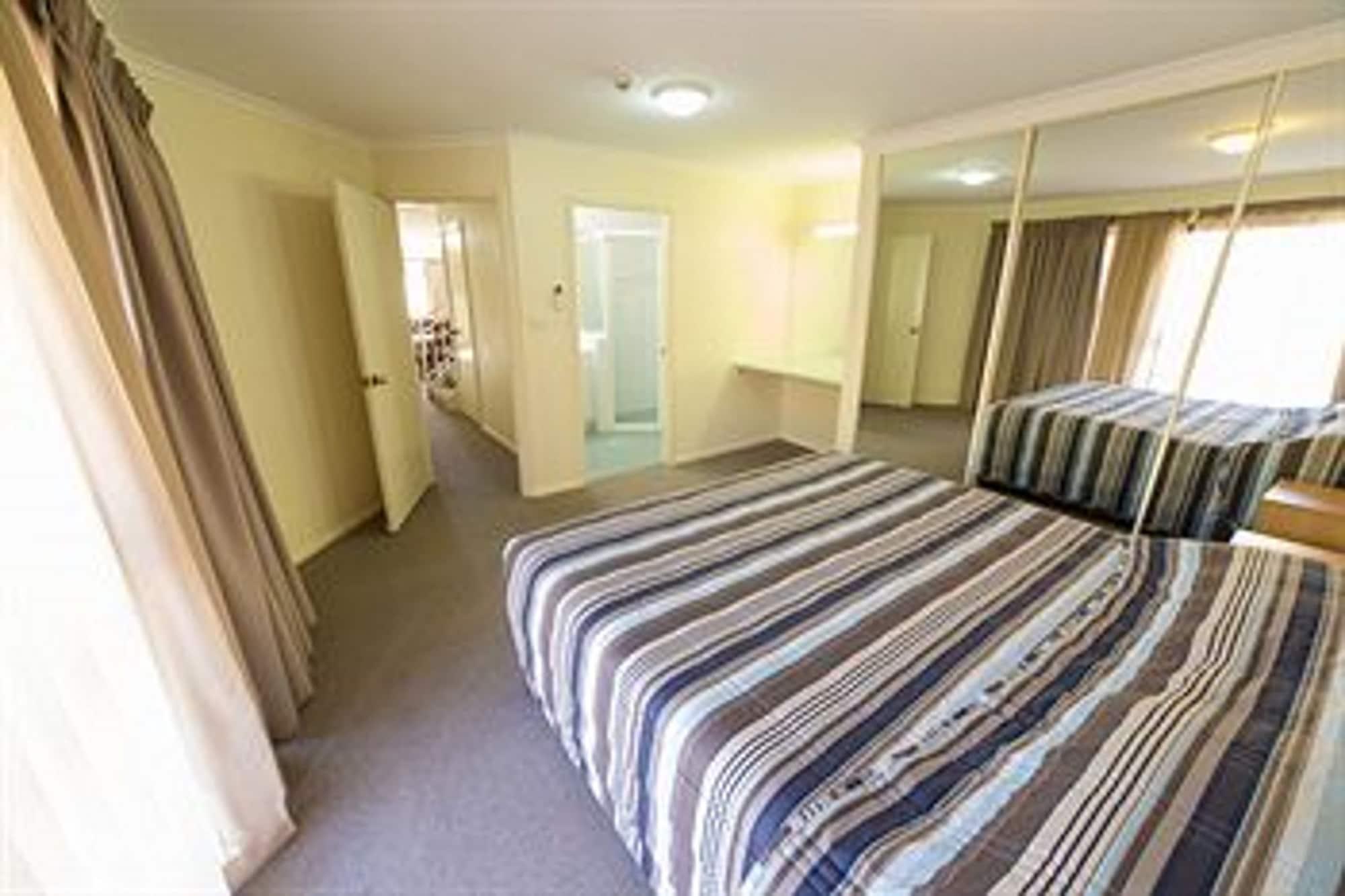 Peninsula Nelson Bay Motel And Serviced Apartments ภายนอก รูปภาพ