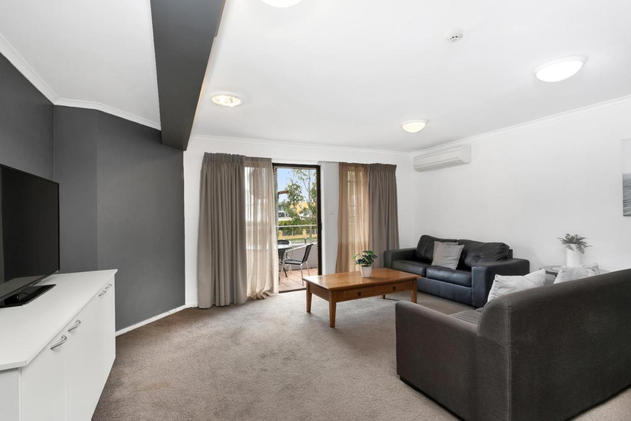 Peninsula Nelson Bay Motel And Serviced Apartments ภายนอก รูปภาพ